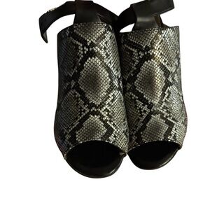 Vionic Kaia Women's Stacked Heel Open Toe Bootie Sandals size 9